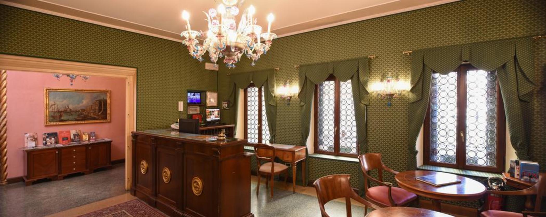 Hotel San Moise