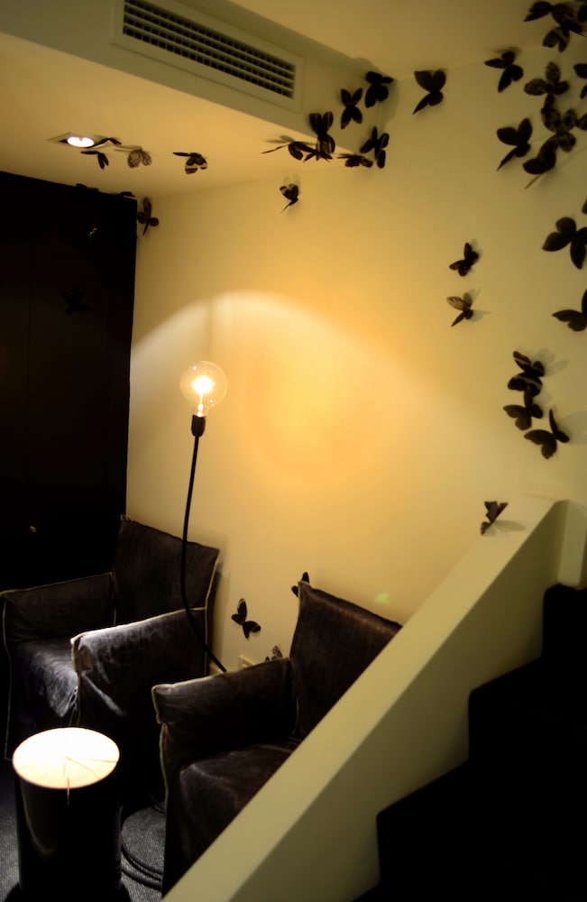 The Charming House DD724