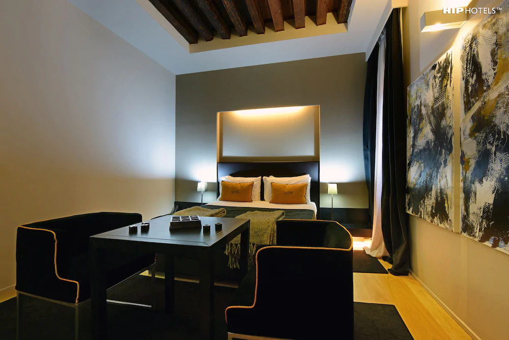 The Charming House DD724