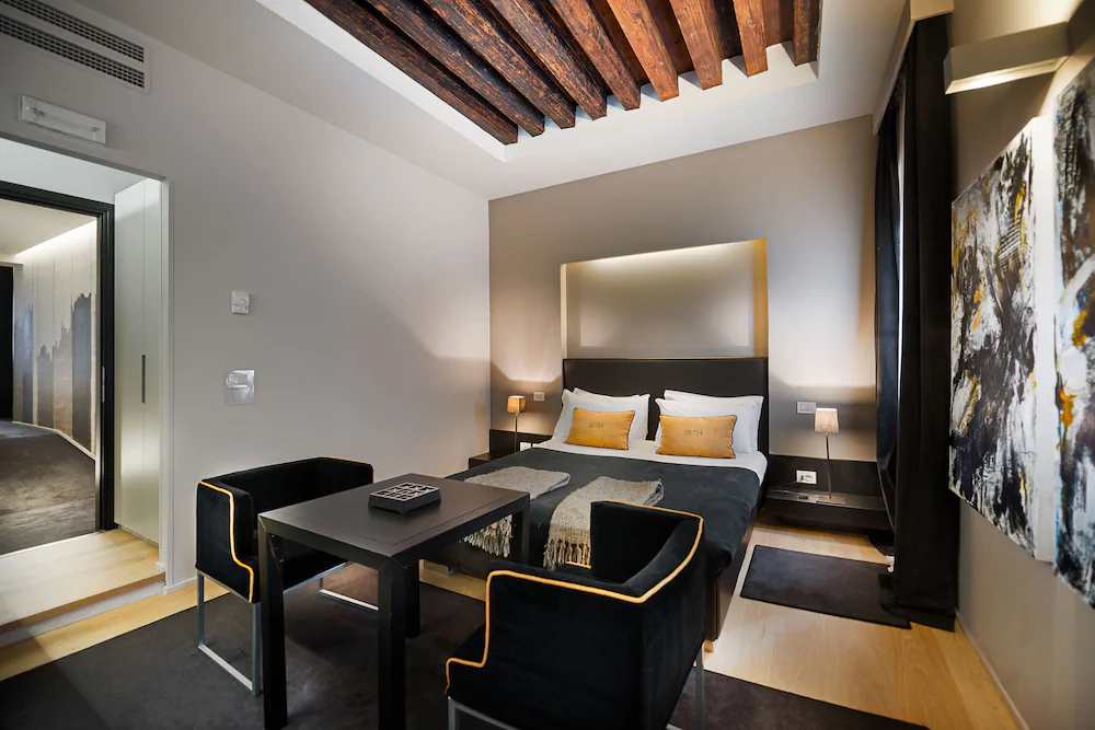 The Charming House DD724