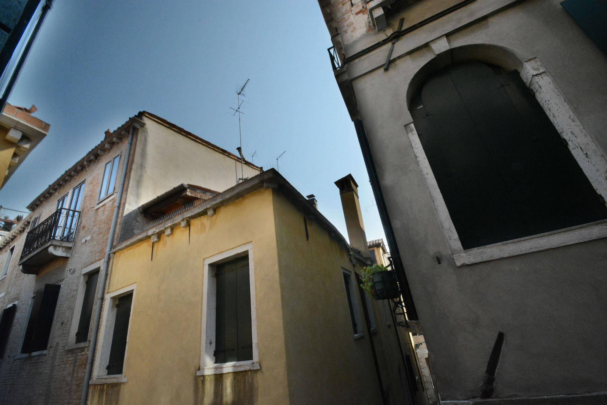 Ve.N.I.Ce. Cera Ca' De La Mandola