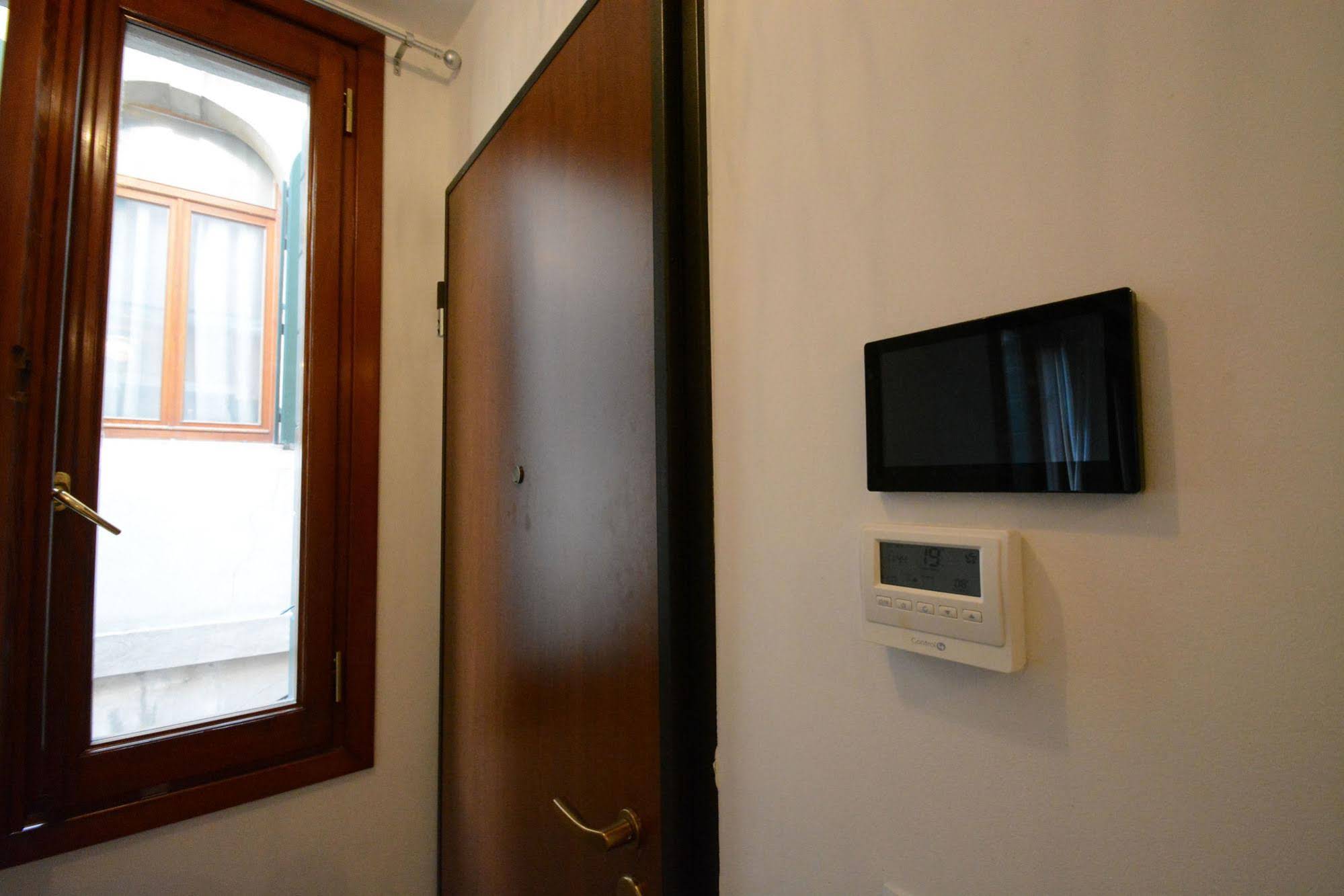 Ve.N.I.Ce. Cera Ca' De La Mandola