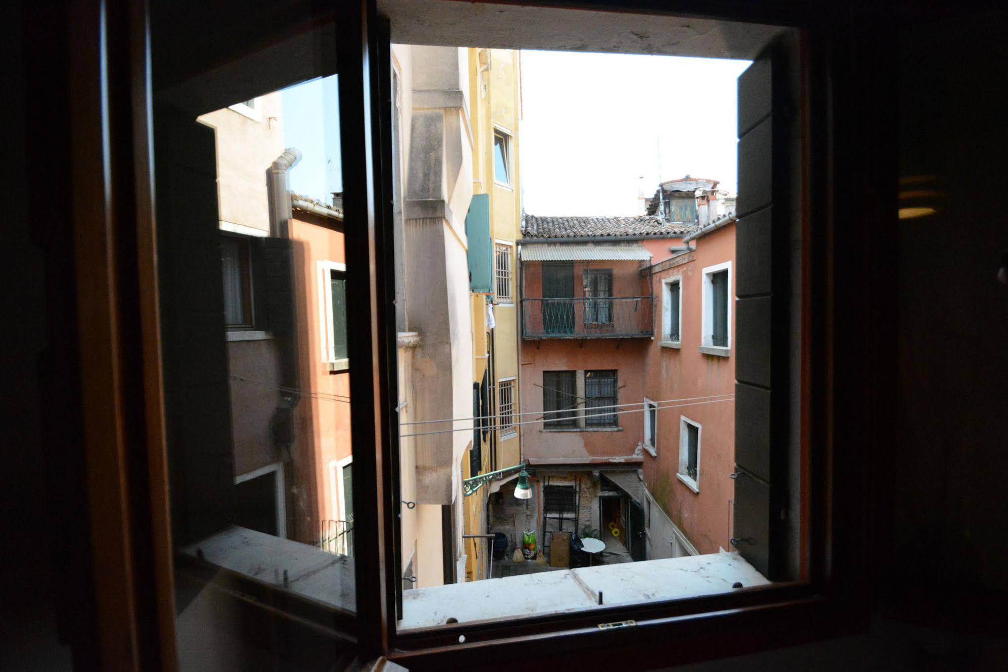 Ve.N.I.Ce. Cera Ca' De La Mandola