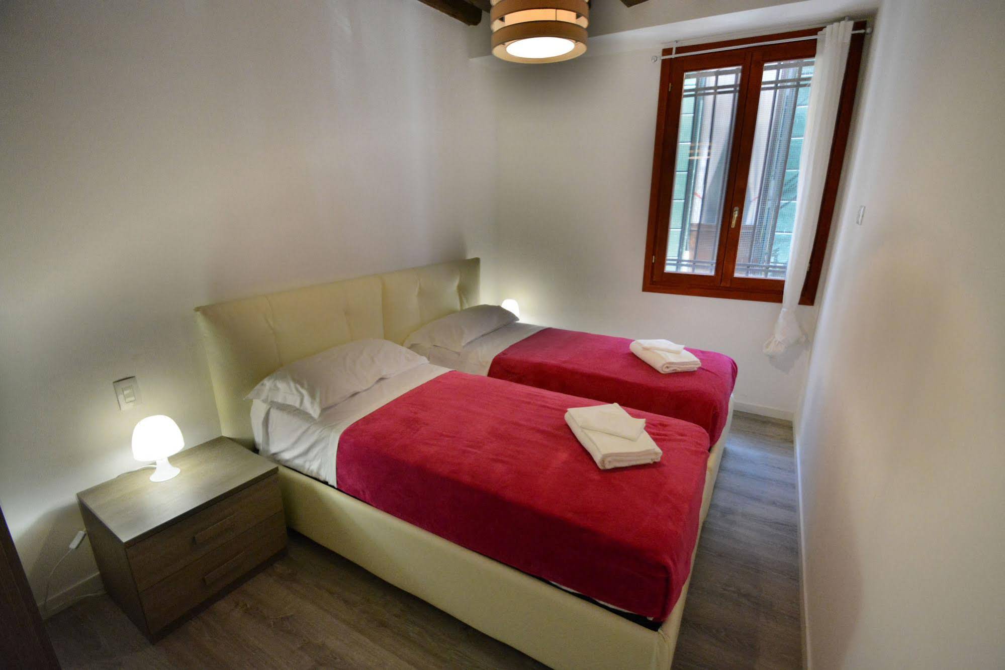 Ve.N.I.Ce. Cera Ca' De La Mandola