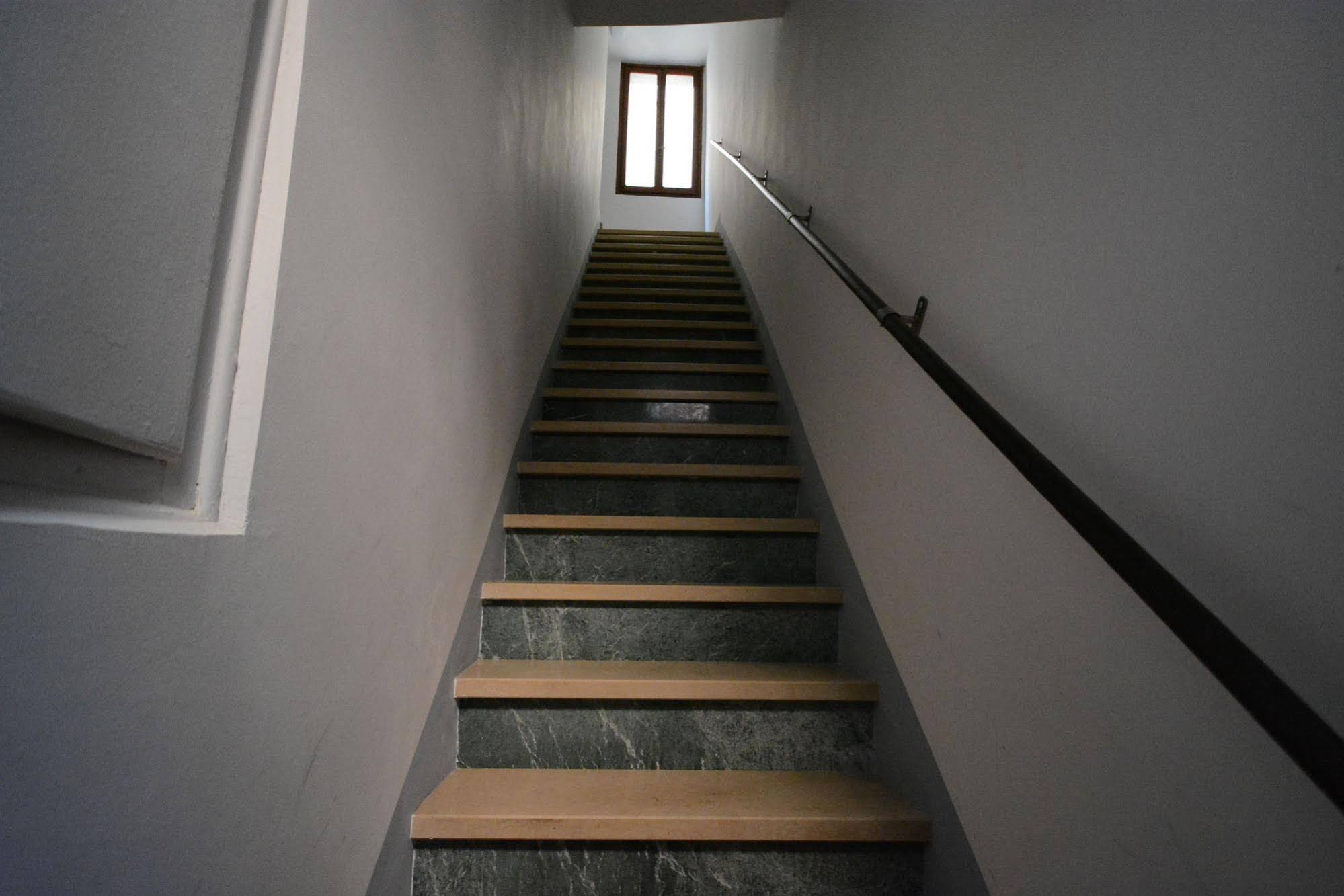 Ve.N.I.Ce. Cera Ca' De La Mandola