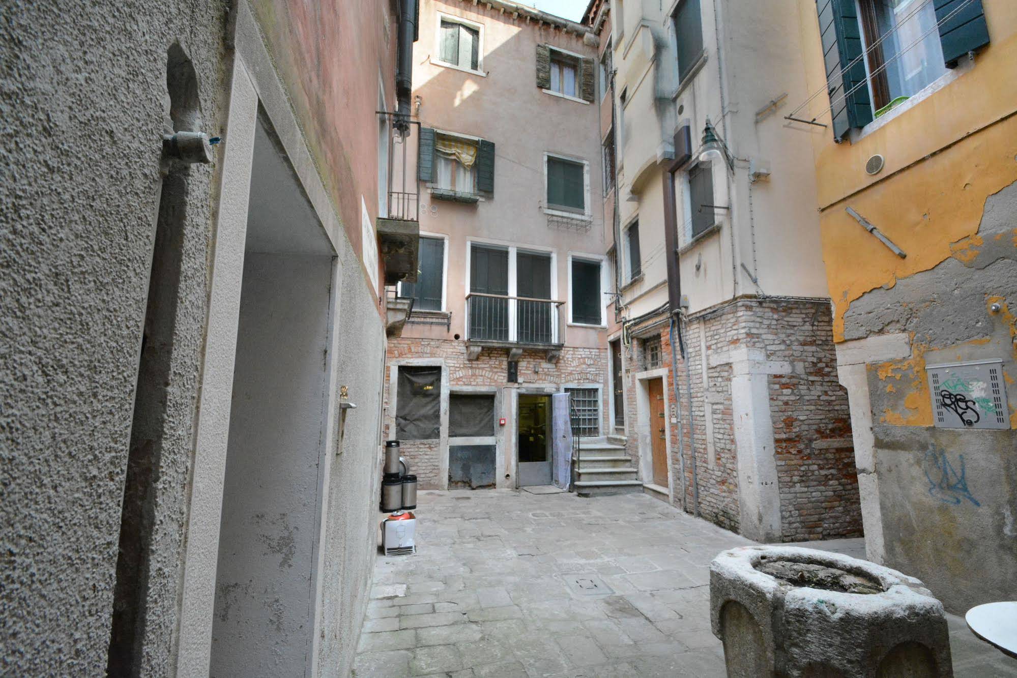 Ve.N.I.Ce. Cera Ca' De La Mandola