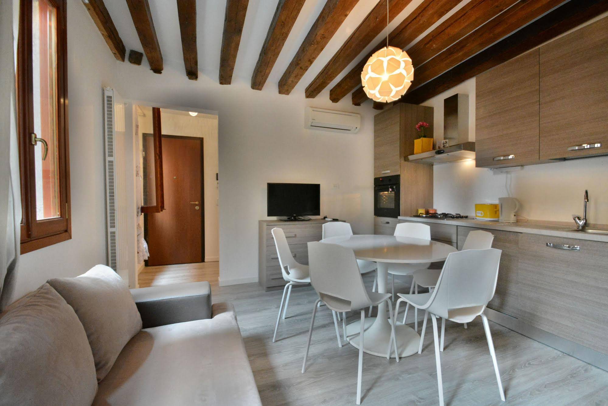 Ve.N.I.Ce. Cera Ca' De La Mandola