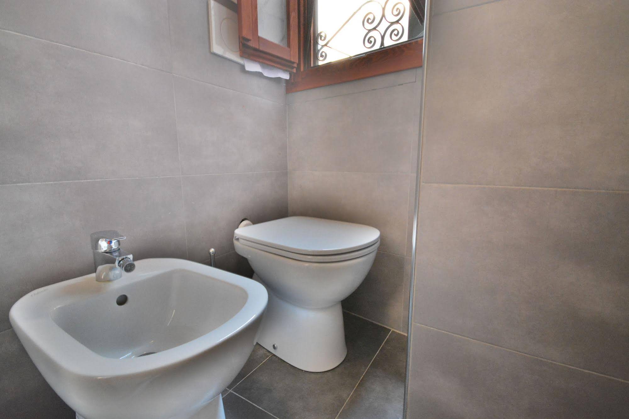 Ve.N.I.Ce. Cera Ca' De La Mandola