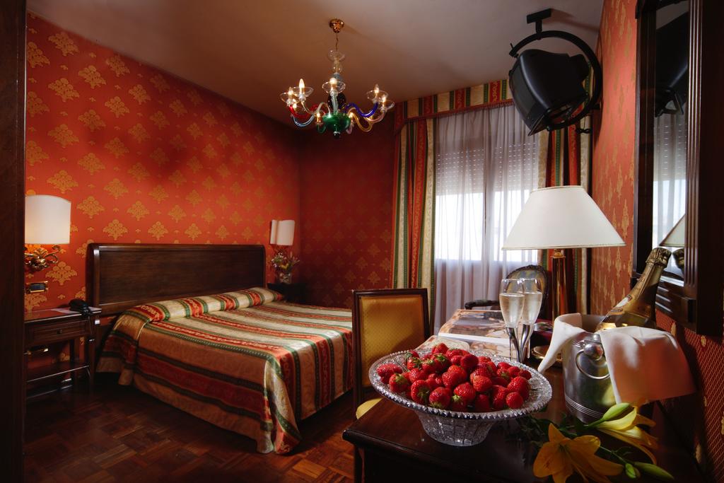 Venice Hotel Villa Dori