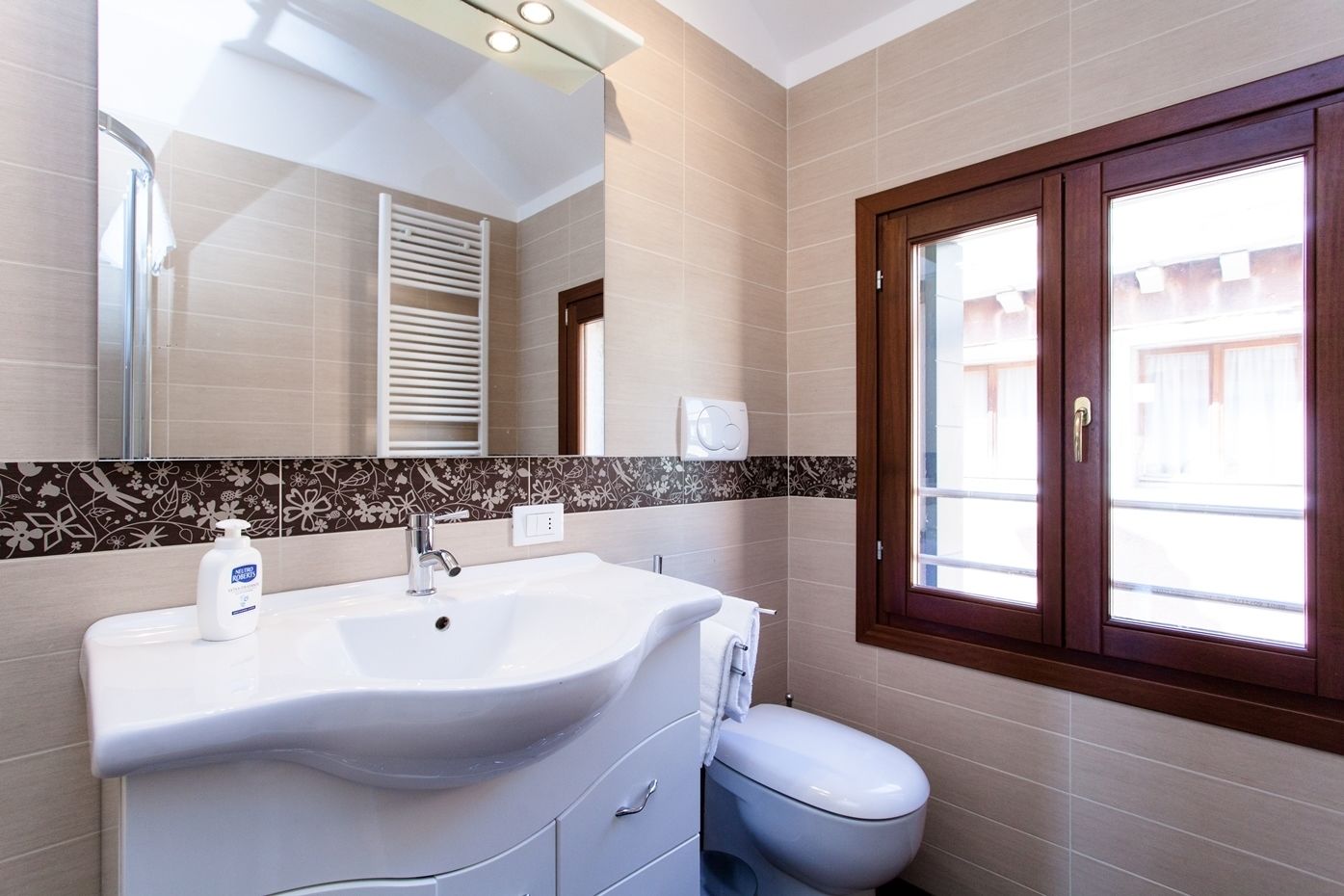 Venice Prince Apartments