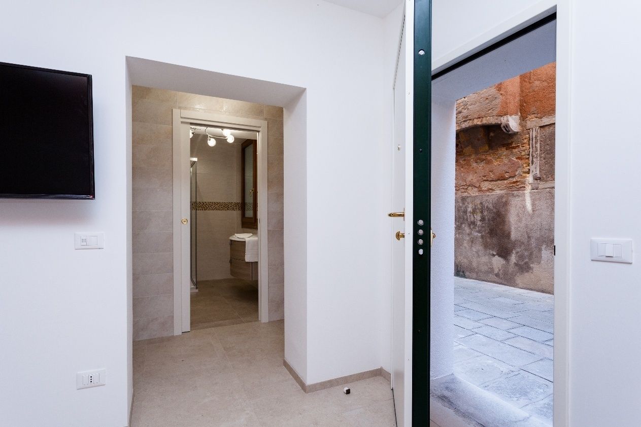 Venice Prince Apartments