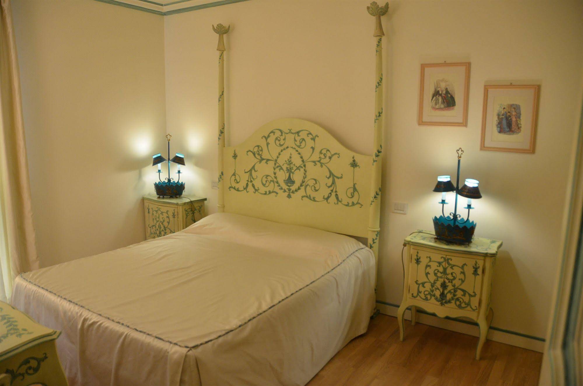 Villa Laguna Apartments