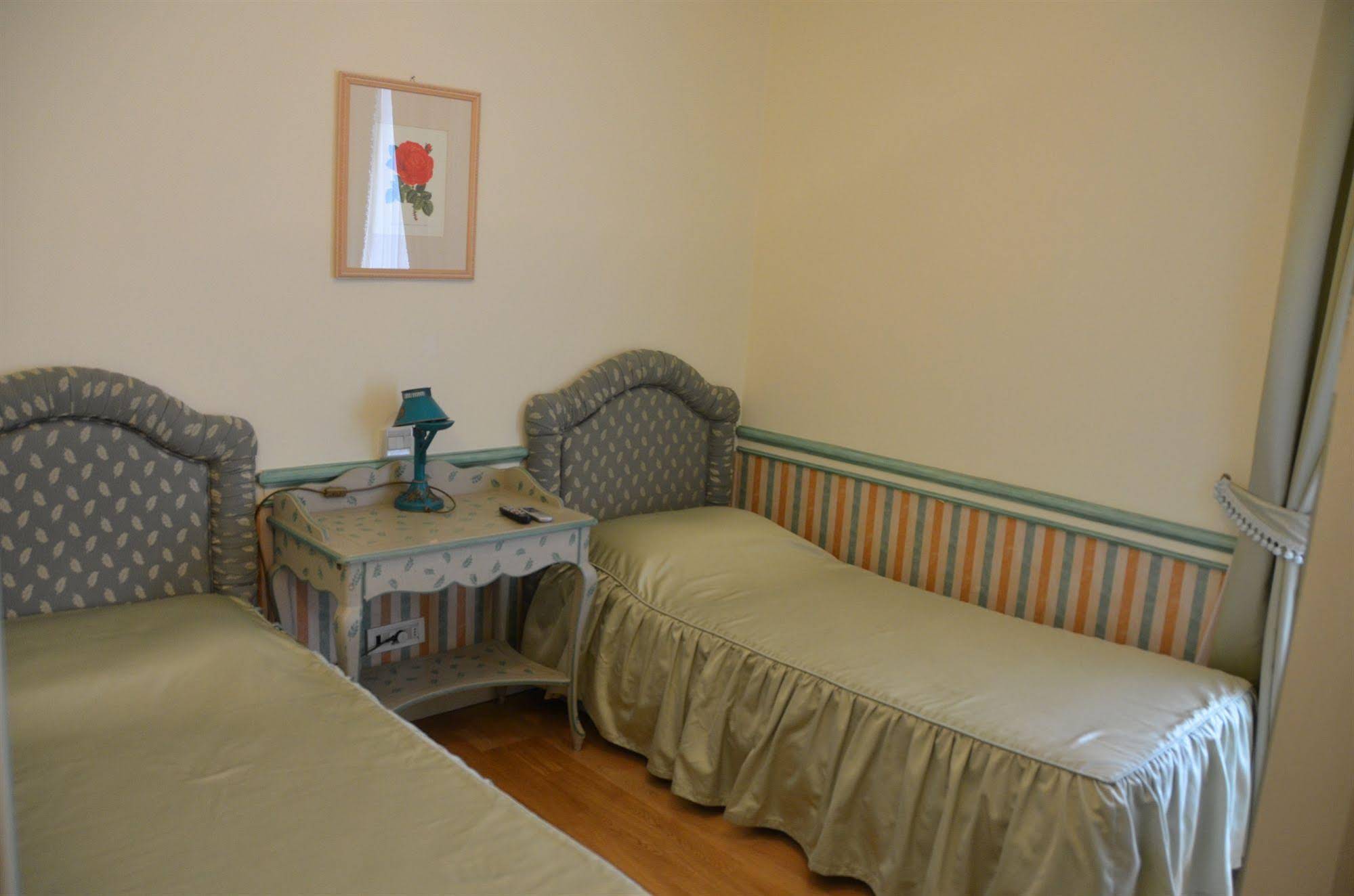 Villa Laguna Apartments