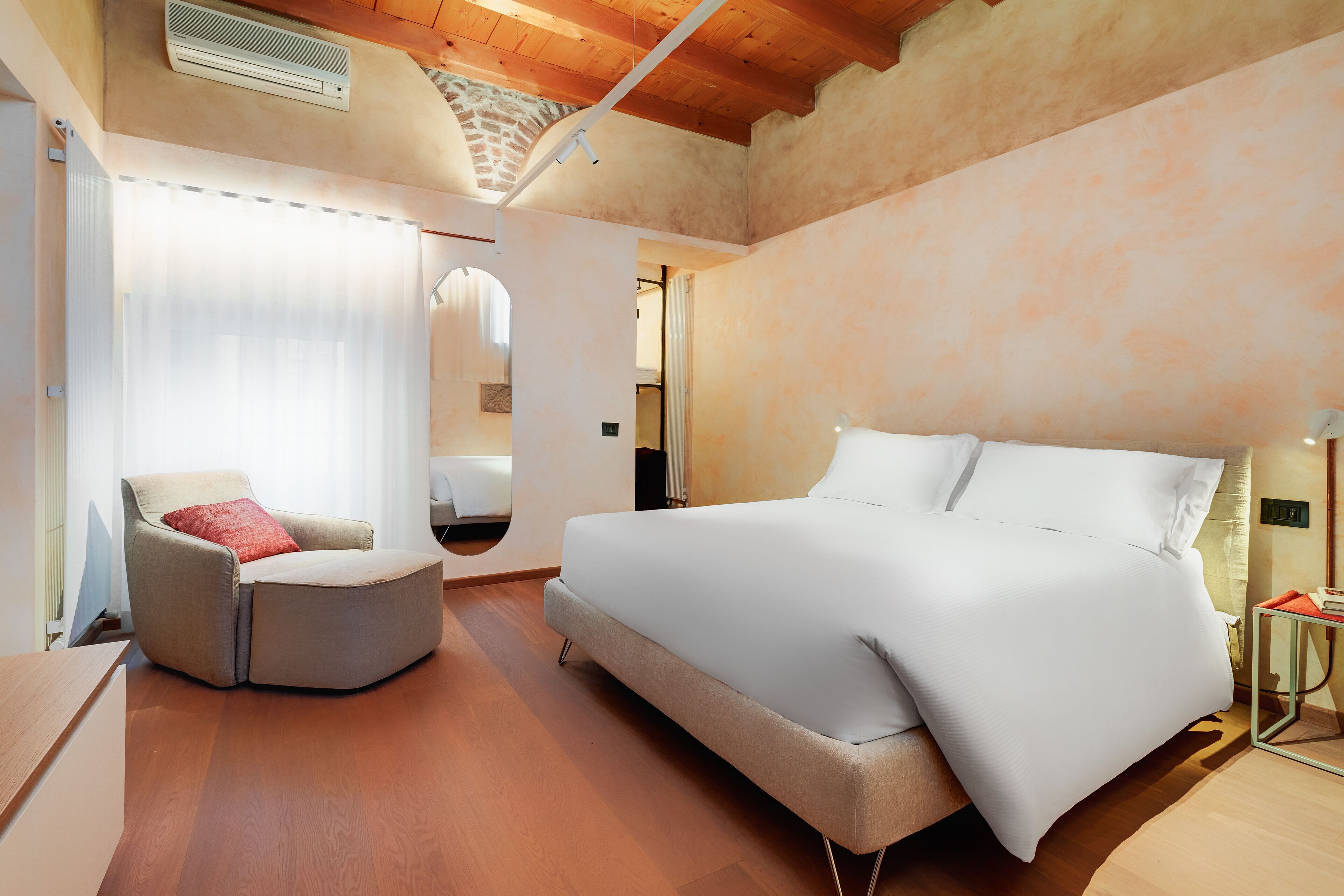 1881 Luxury Suites