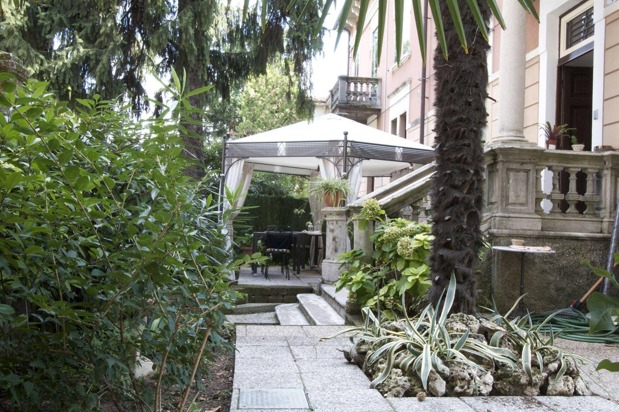 Bed And Breakfast Fiore Di Roby