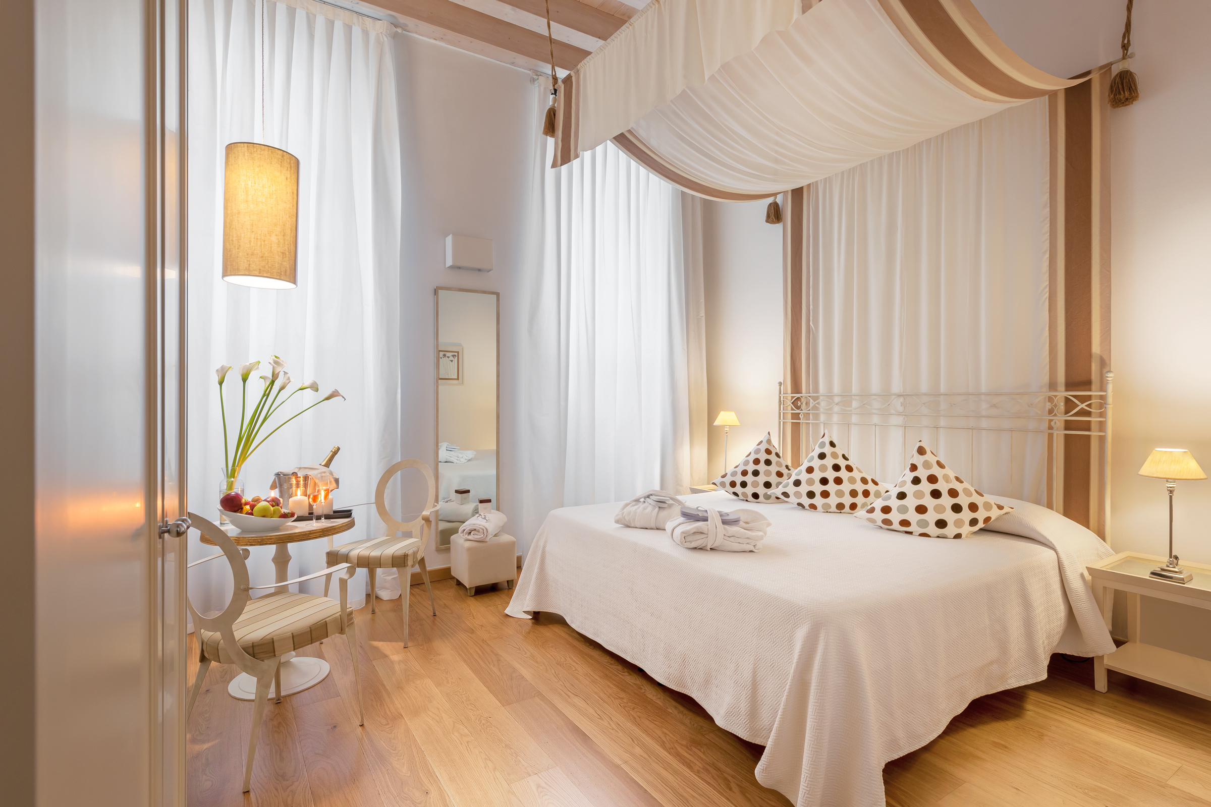 Boutique Room