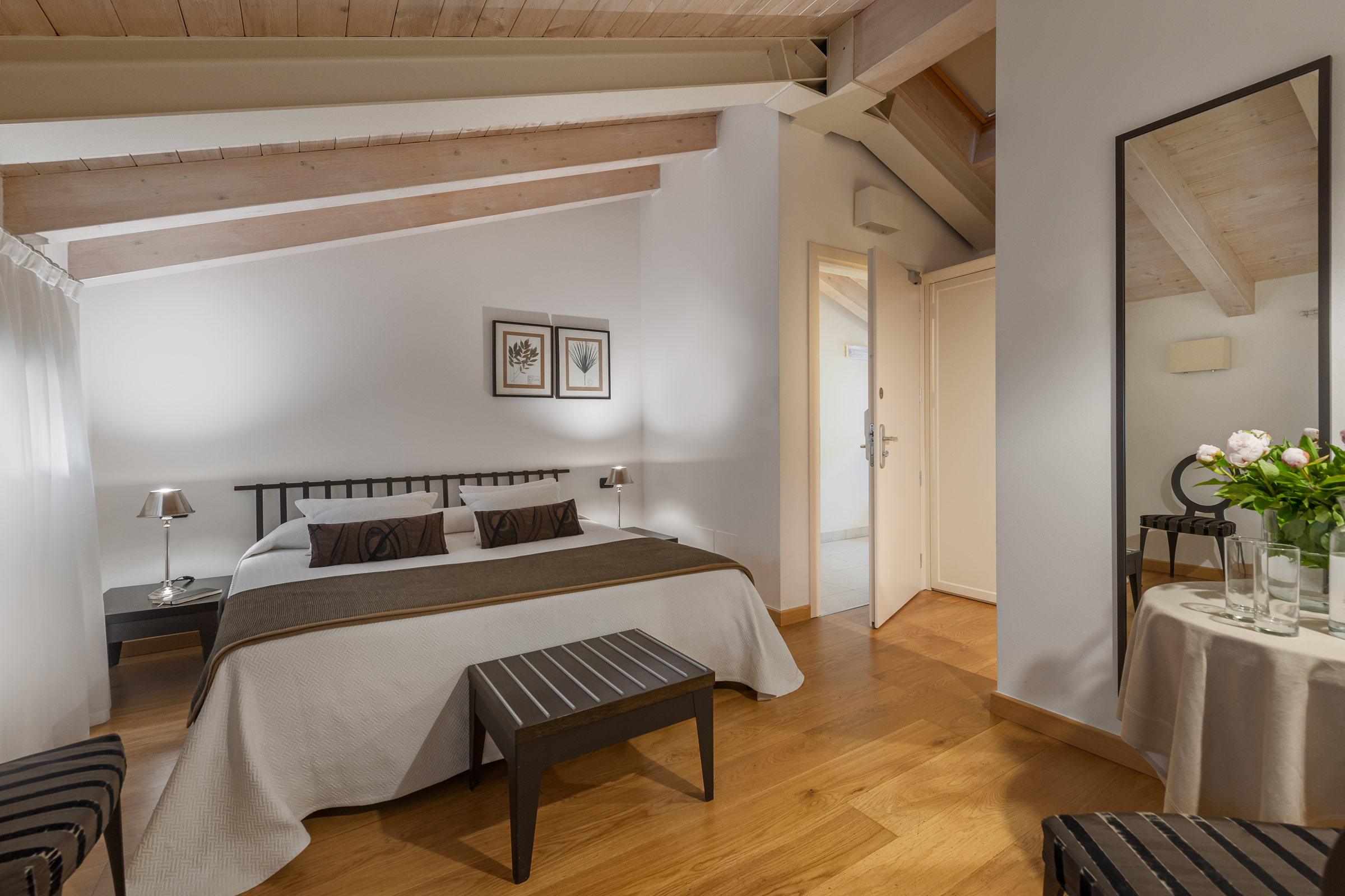 Boutique Room