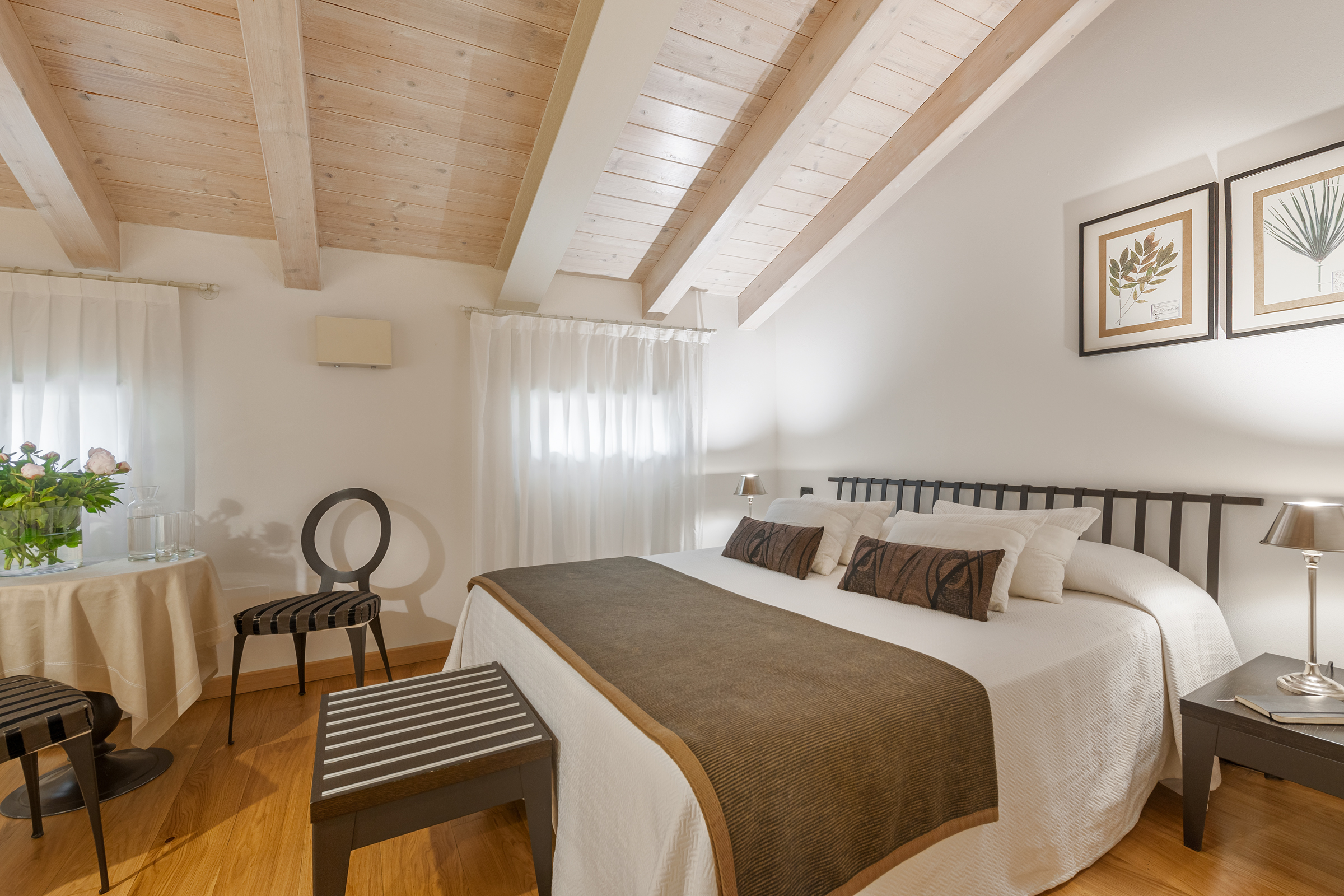 Boutique Room