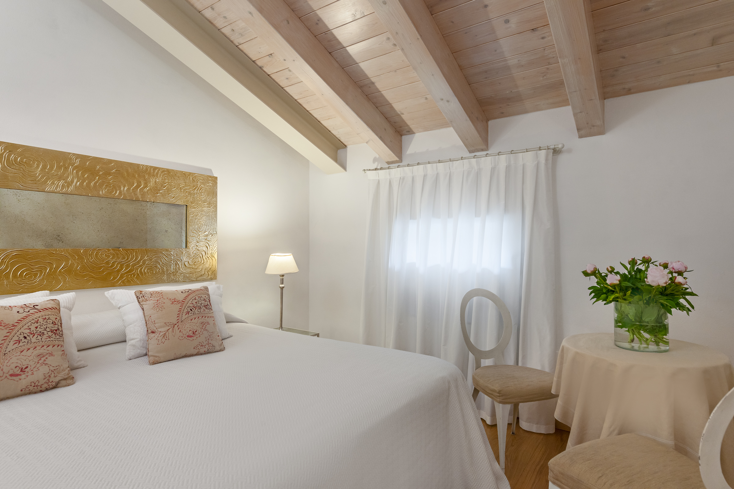 Boutique Room