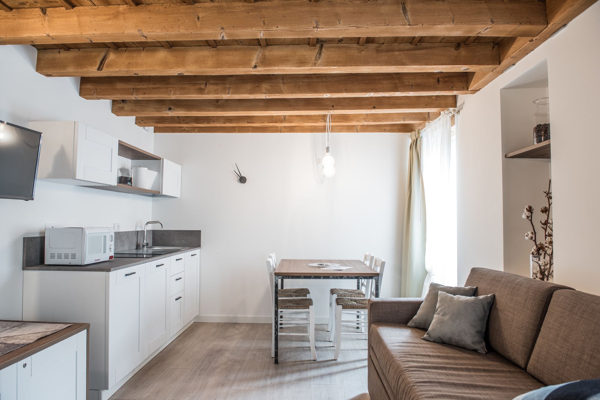 Carrera Home