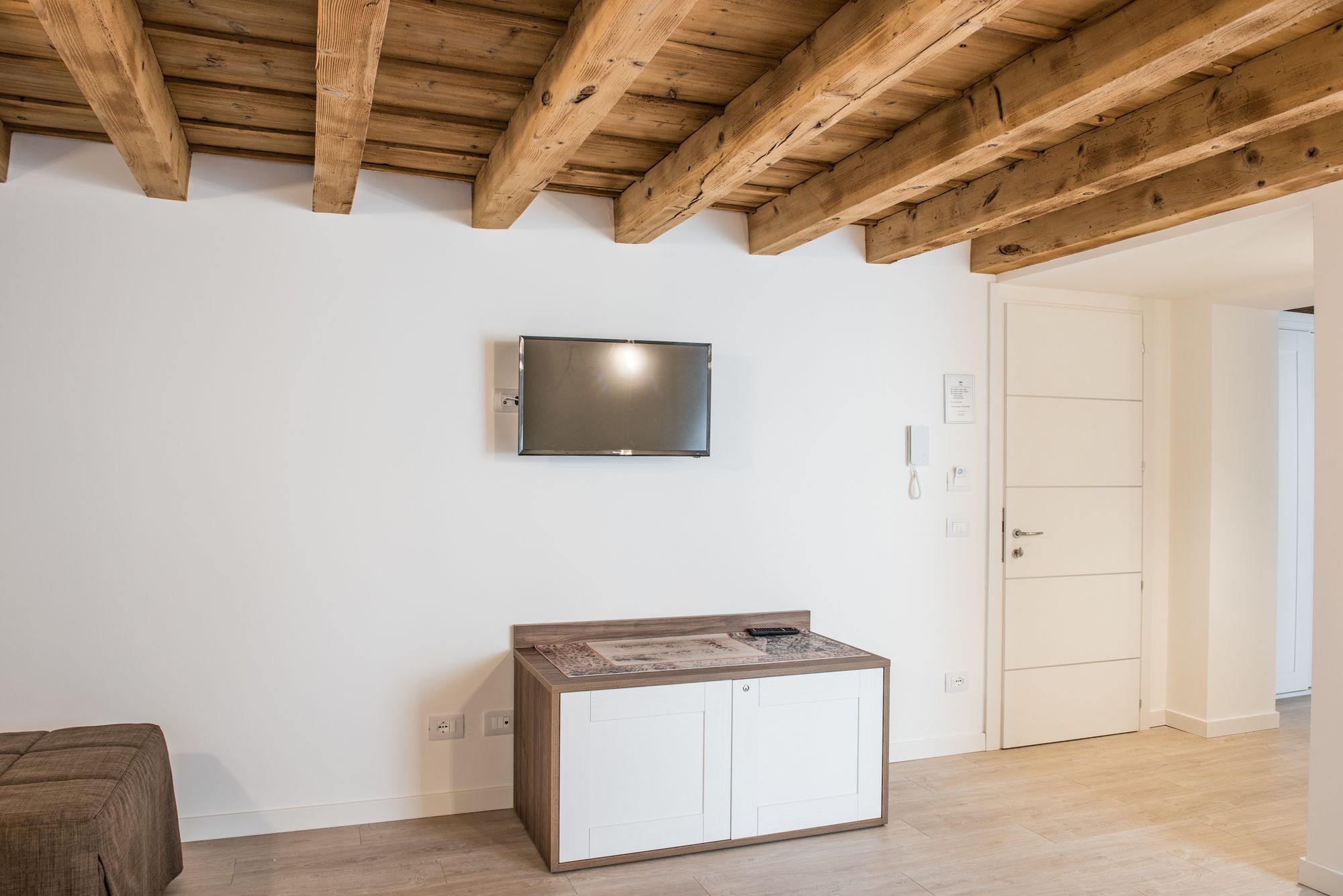 Carrera Home