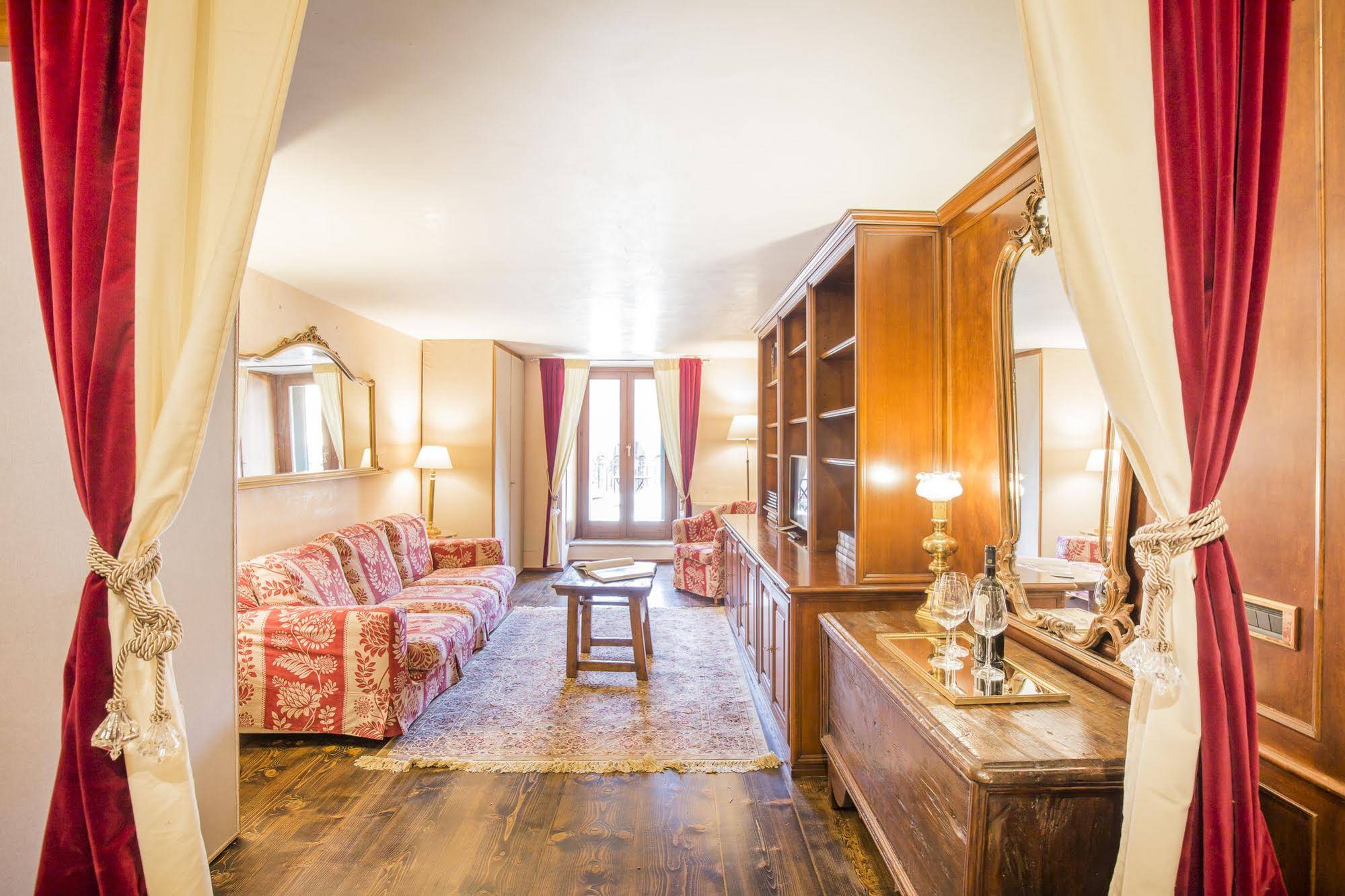 Corte Realdi Suites Piazza Erbe