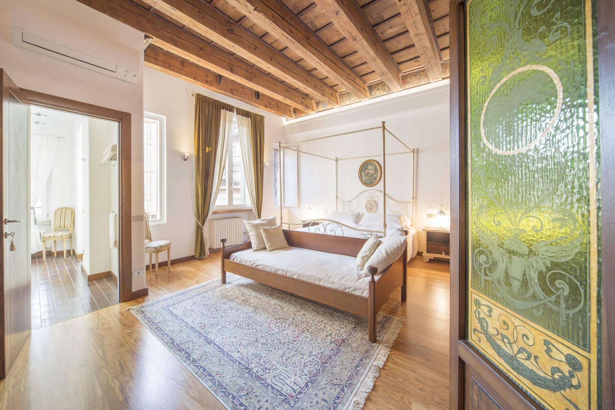 Corte Realdi Suites Piazza Erbe