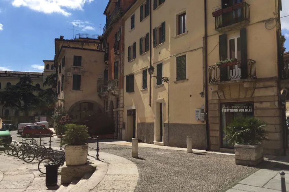 Dolce Verona Suites