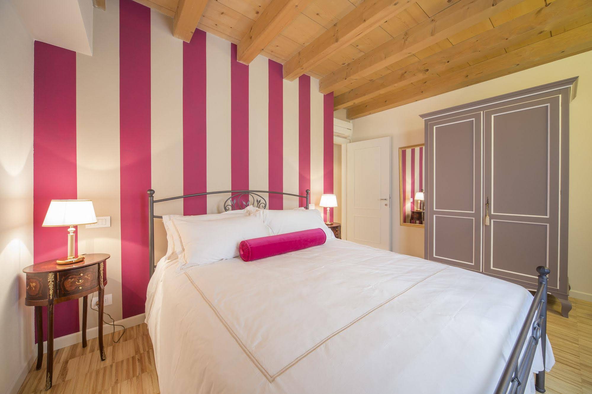 Lady Capulet Apartments