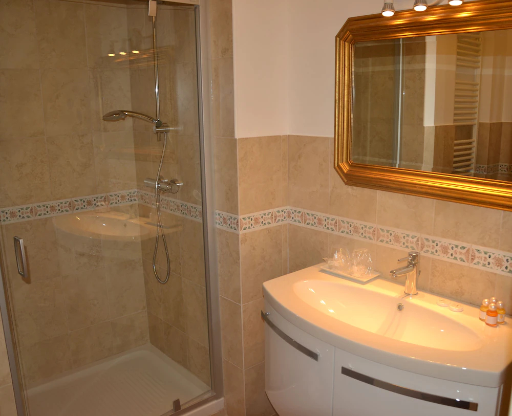 Lady Verona Residence