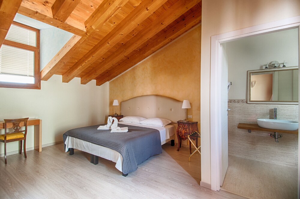 Lady Verona Residence