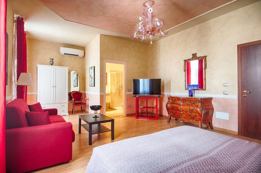 Lady Verona Residence