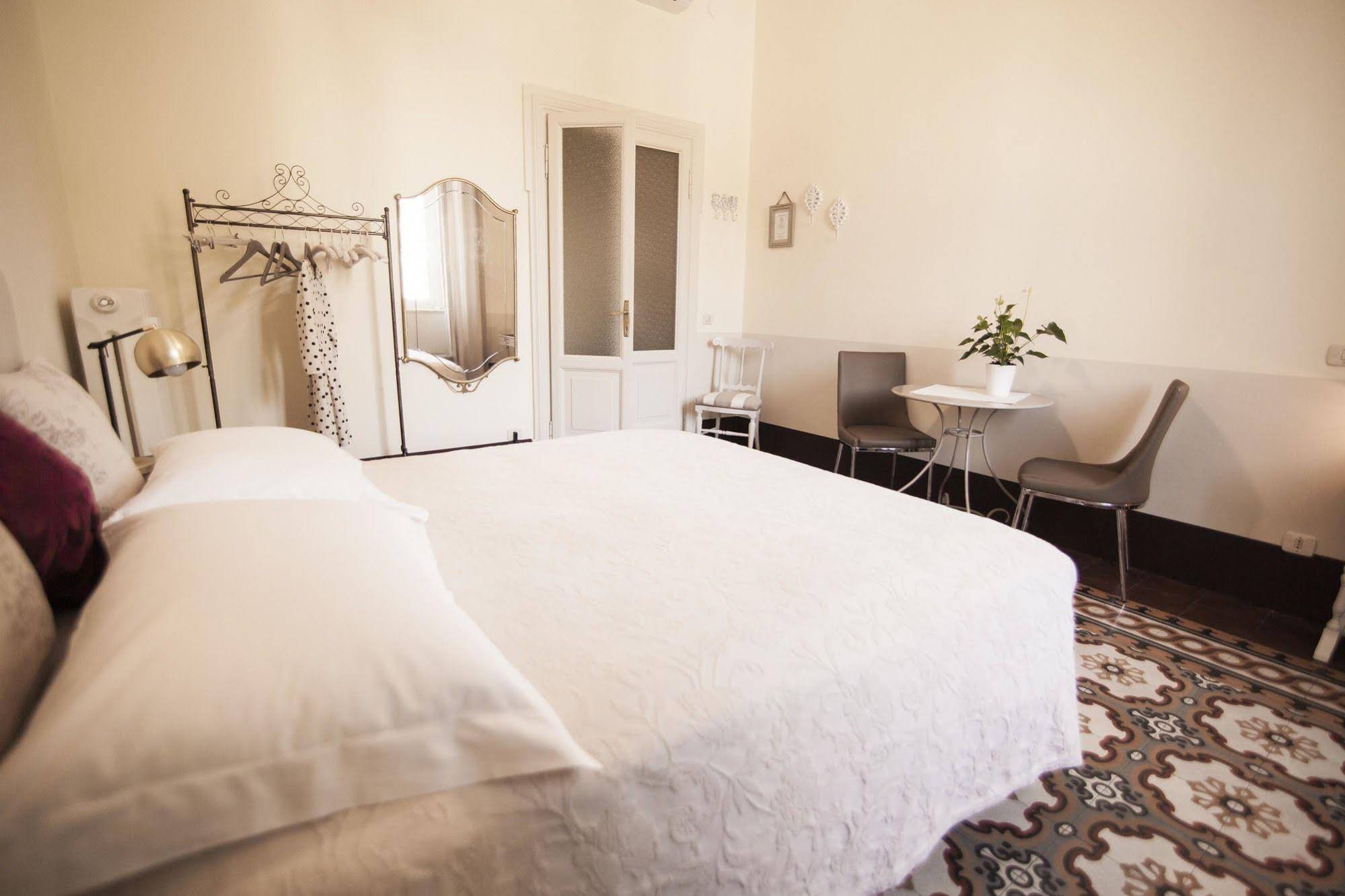 Le Flaneur Bed And Breakfast