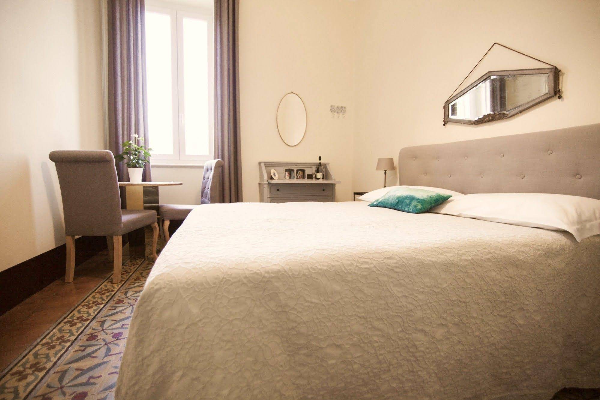 Le Flaneur Bed And Breakfast