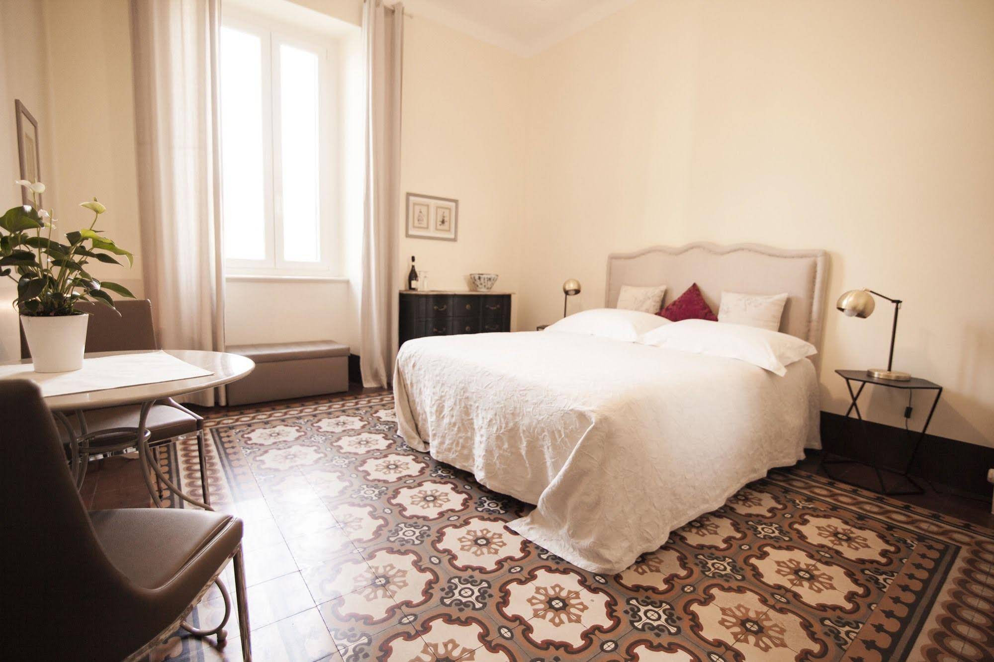 Le Flaneur Bed And Breakfast