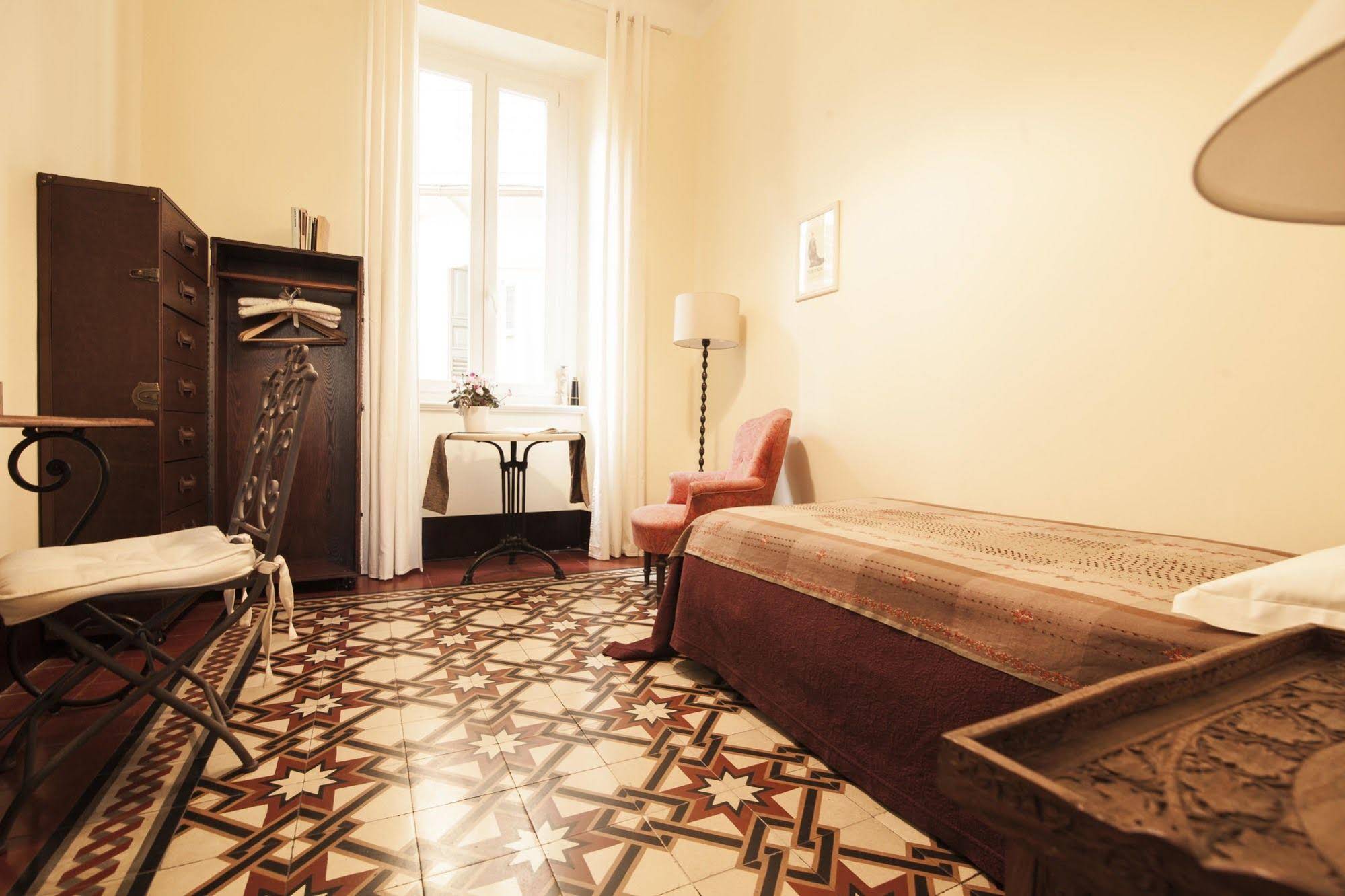 Le Flaneur Bed And Breakfast