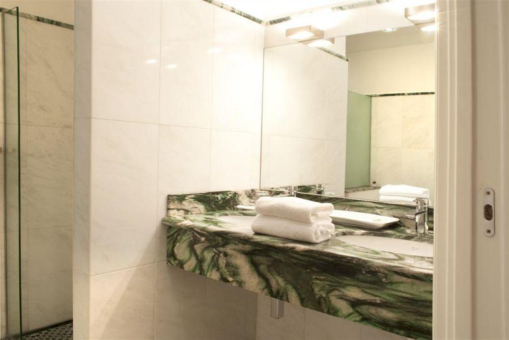 City Centre Rooms and Apartments