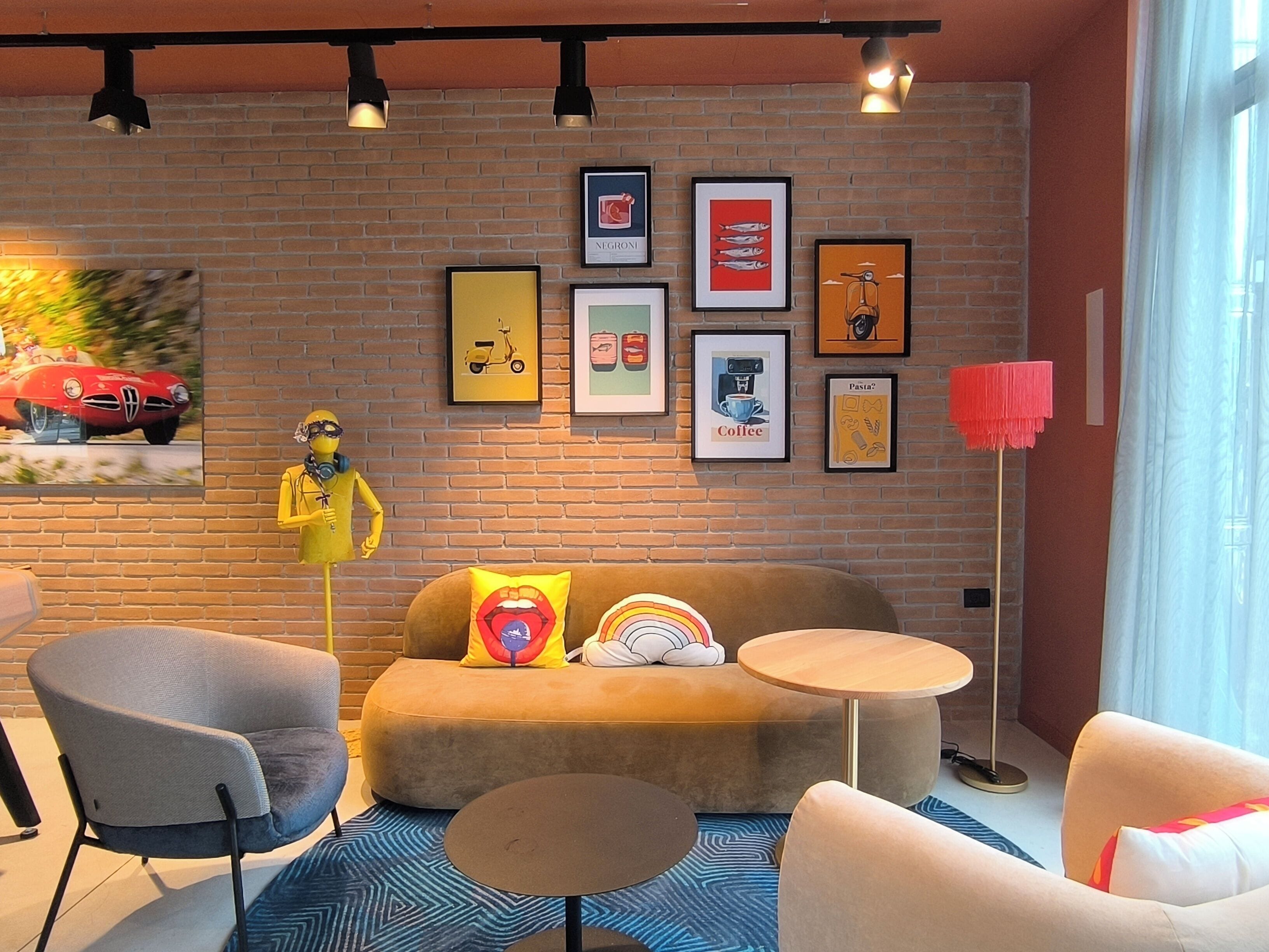 Moxy Verona