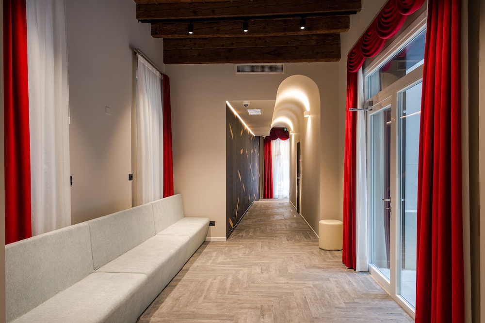 Theatrum Rooms And Apartments