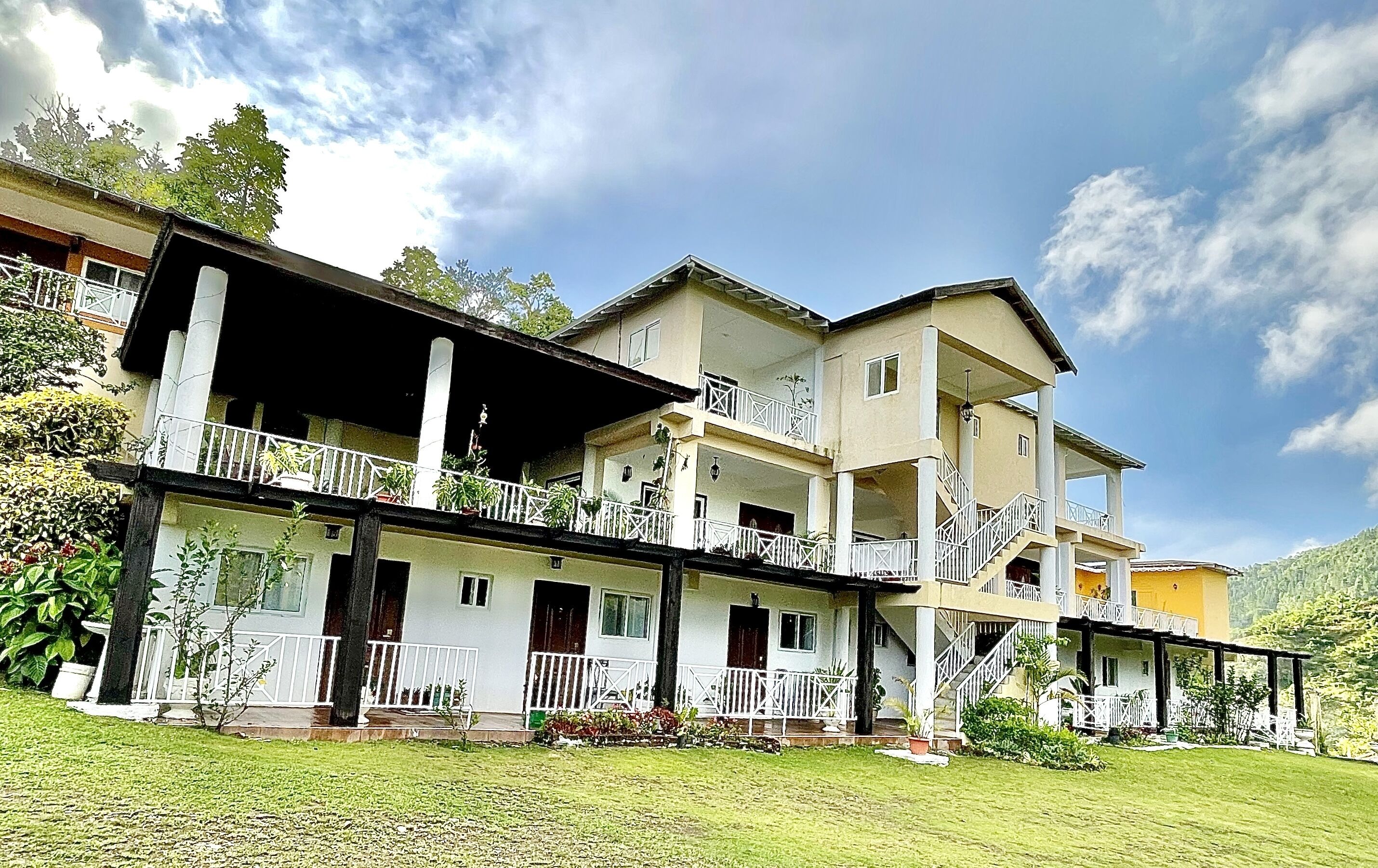 Star Light Chalet and Health Spa