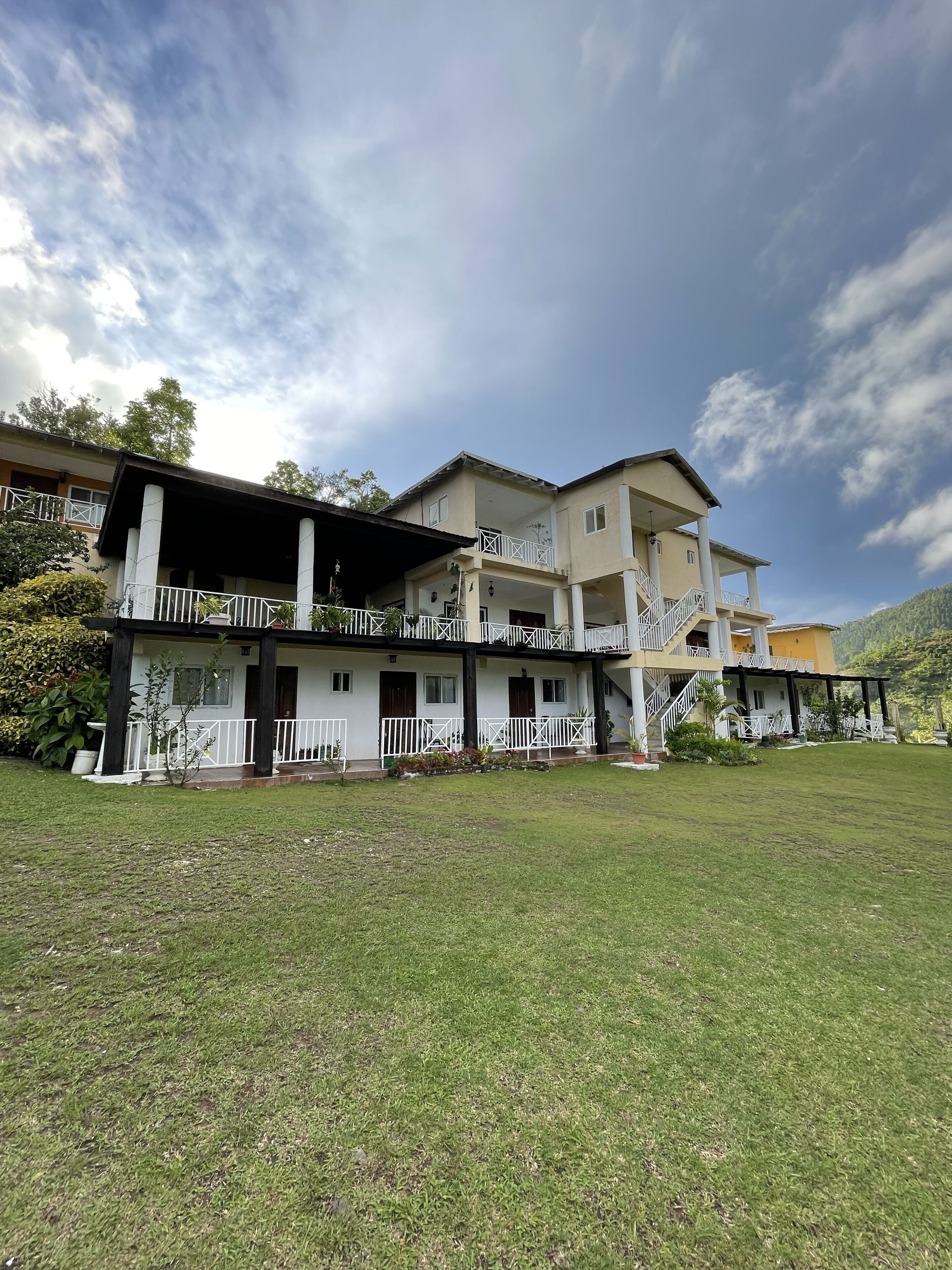 Star Light Chalet and Health Spa