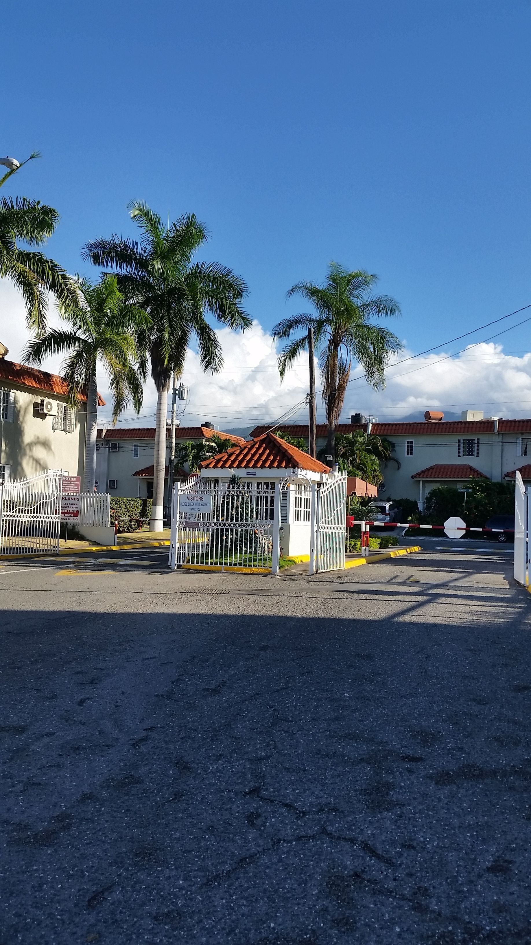 Oaklands Apartment Complex