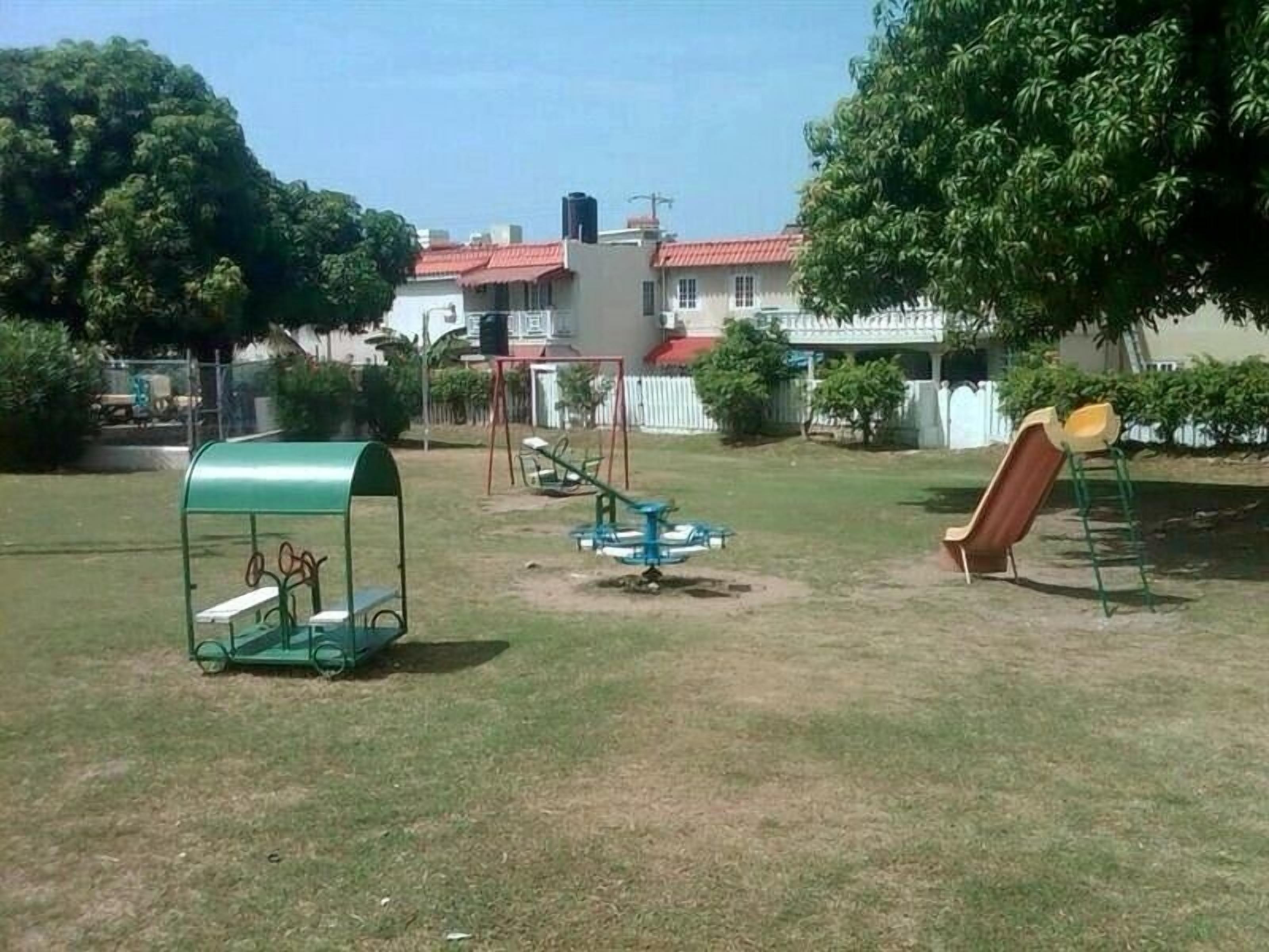 Oaklands Apartment Complex
