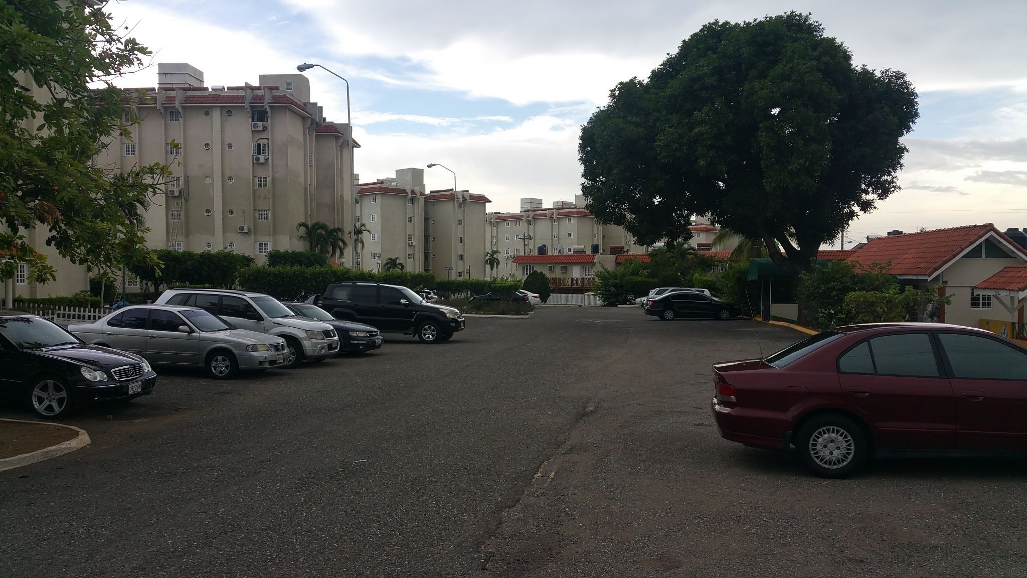 Oaklands Apartment Complex