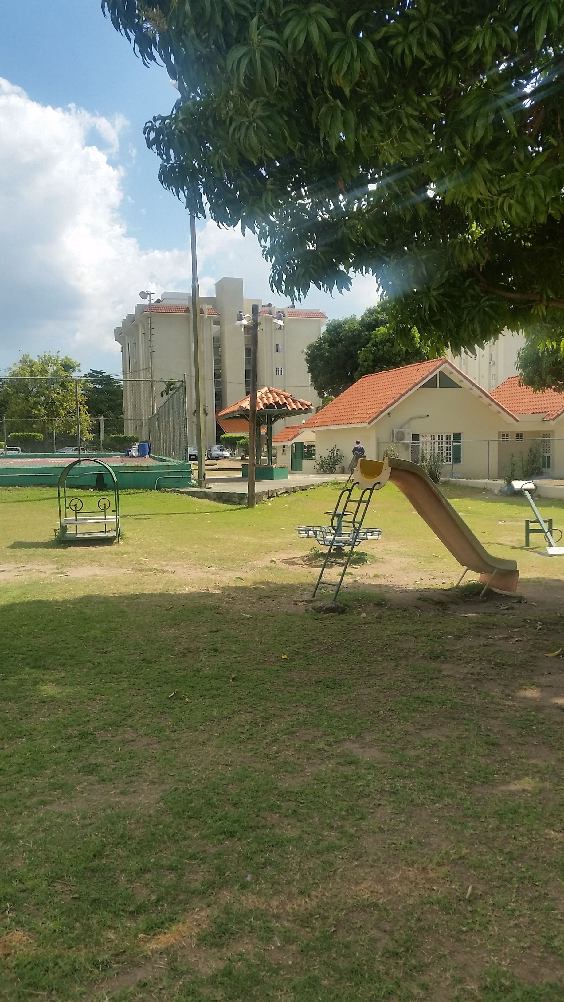 Oaklands Apartment Complex