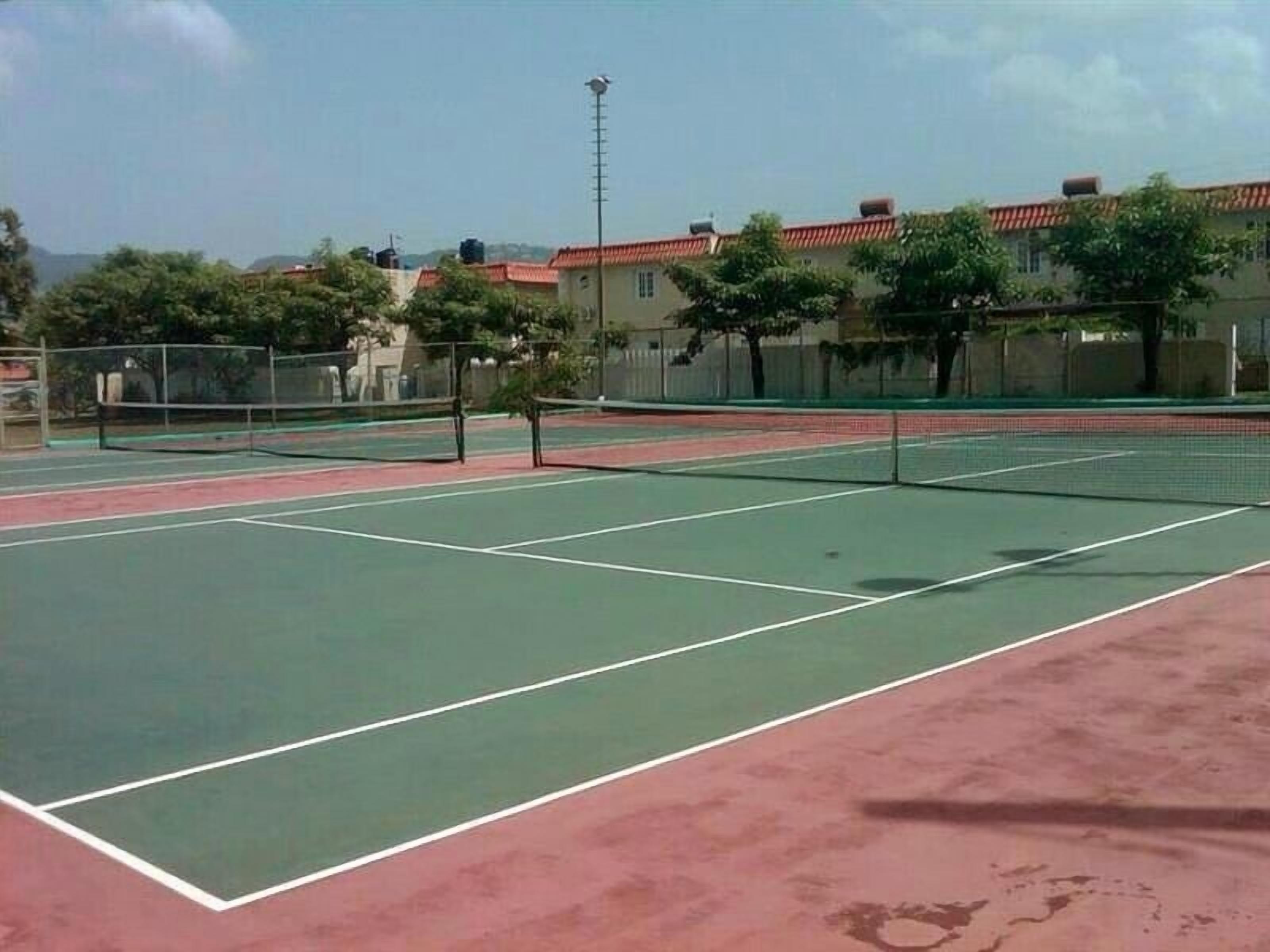 Oaklands Apartment Complex