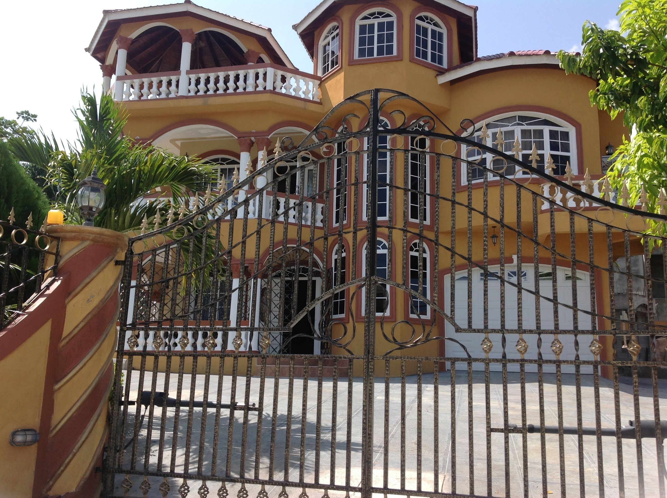 Cazwin Villa