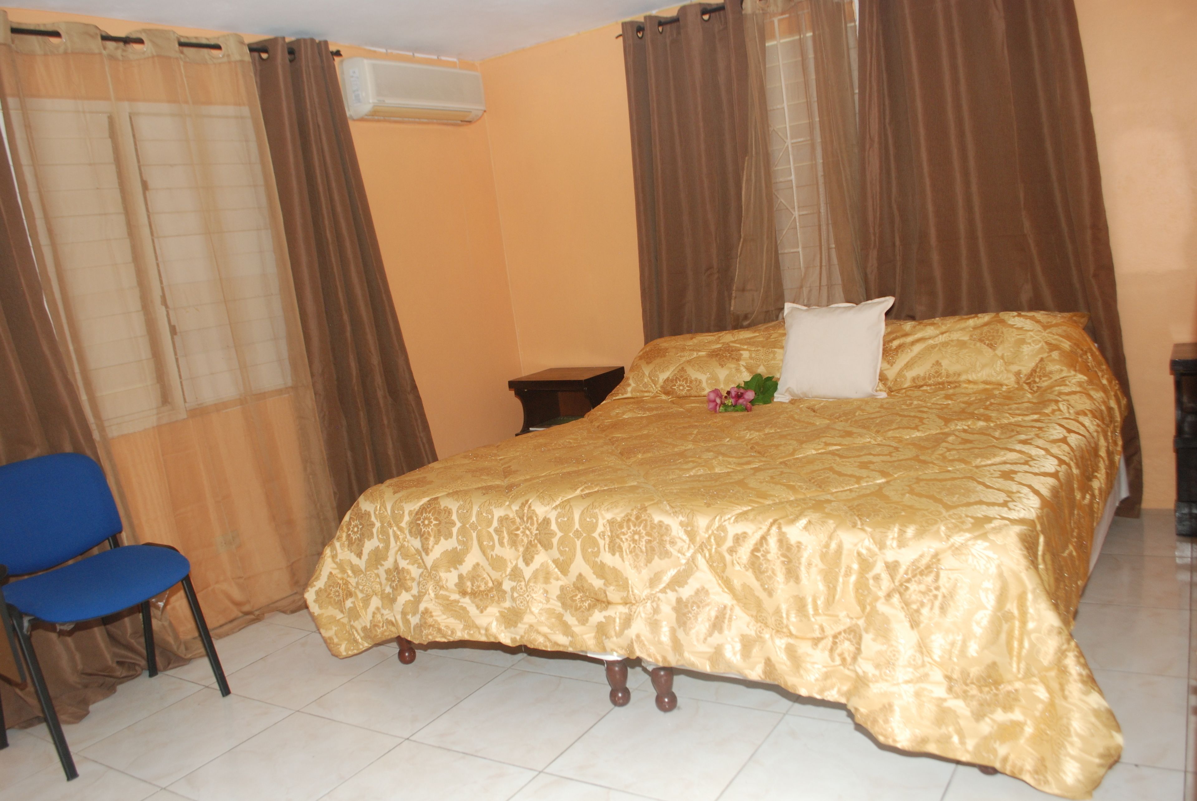Enchanted Villas Inn