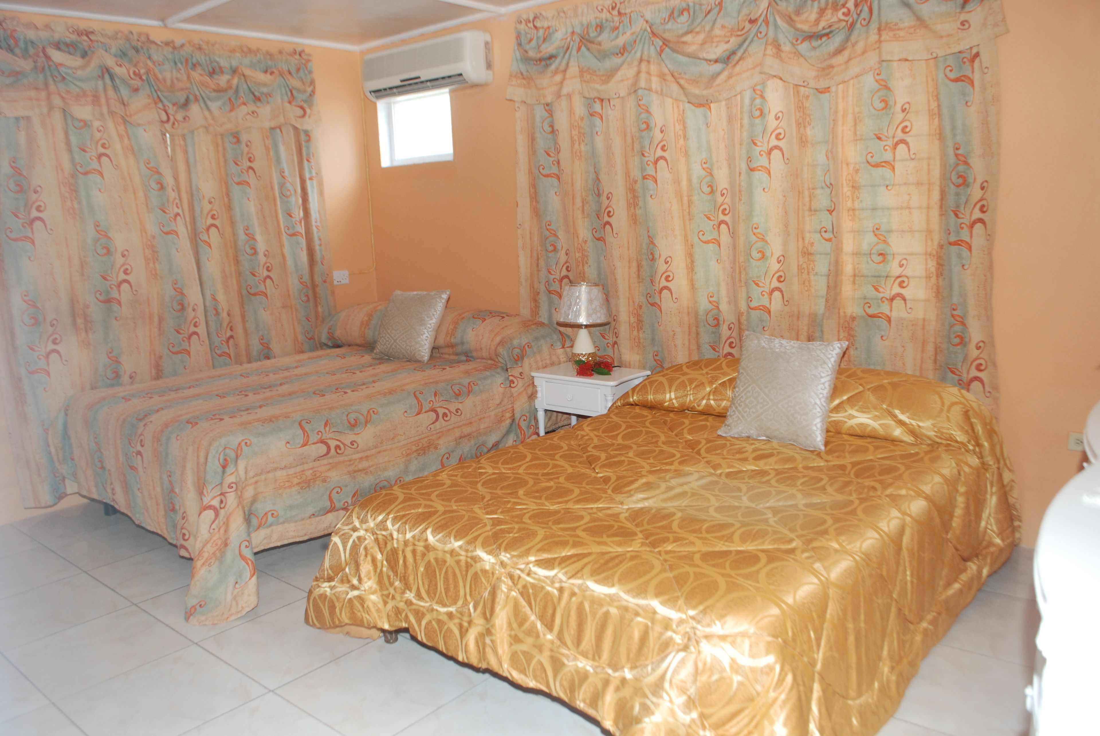 Enchanted Villas Inn