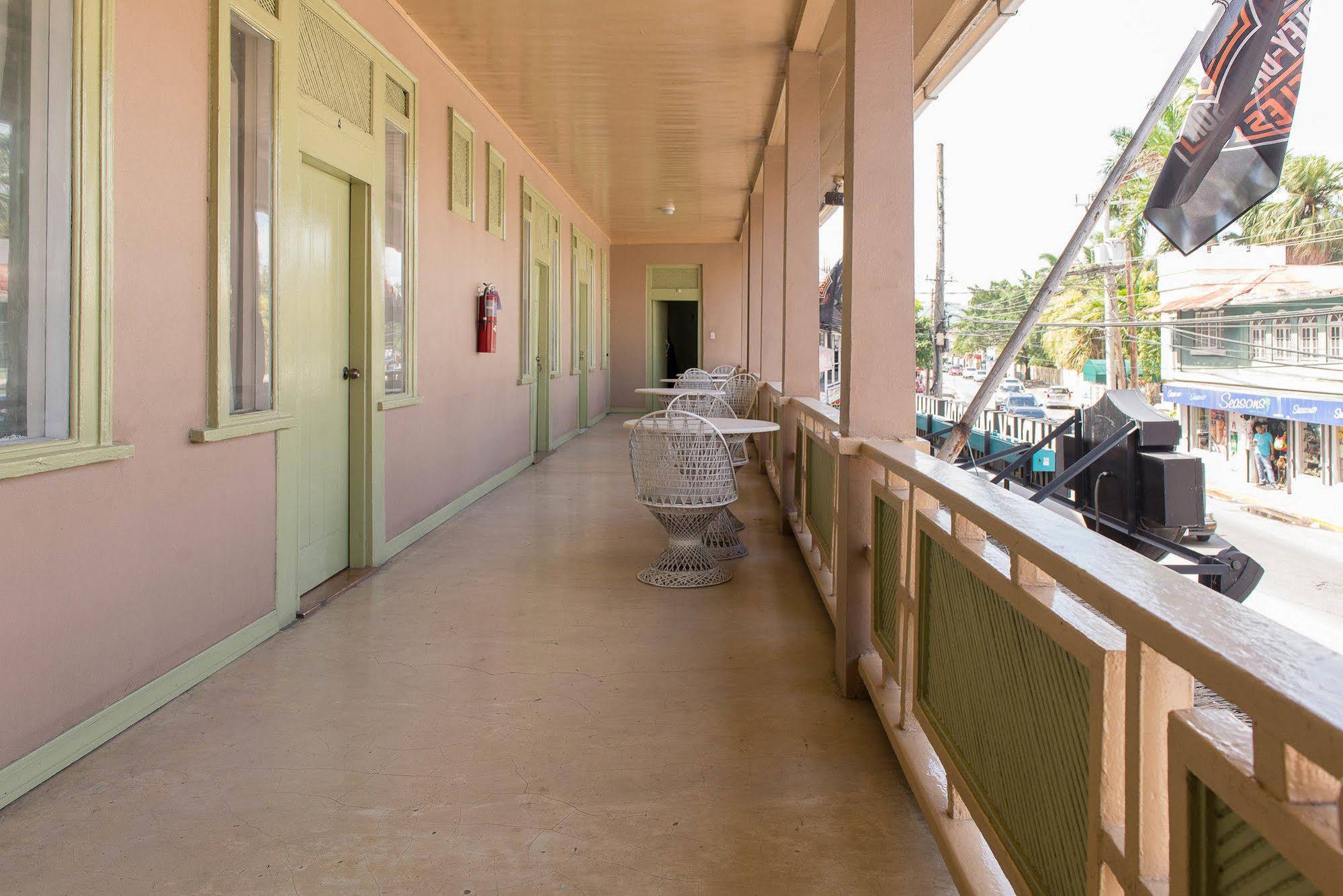 Rooms On The Hip Strip - Montego Bay